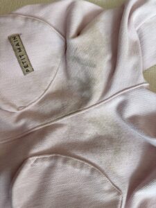 洗濯後も落ちなかった草、泥汚れパンツ